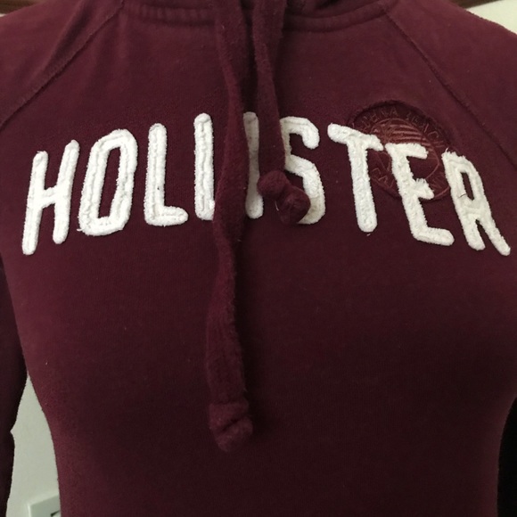 Maroon Hollister hoodie. - Picture 2 of 9